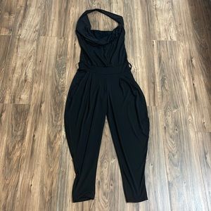 Sleeveless jumpsuit with lace